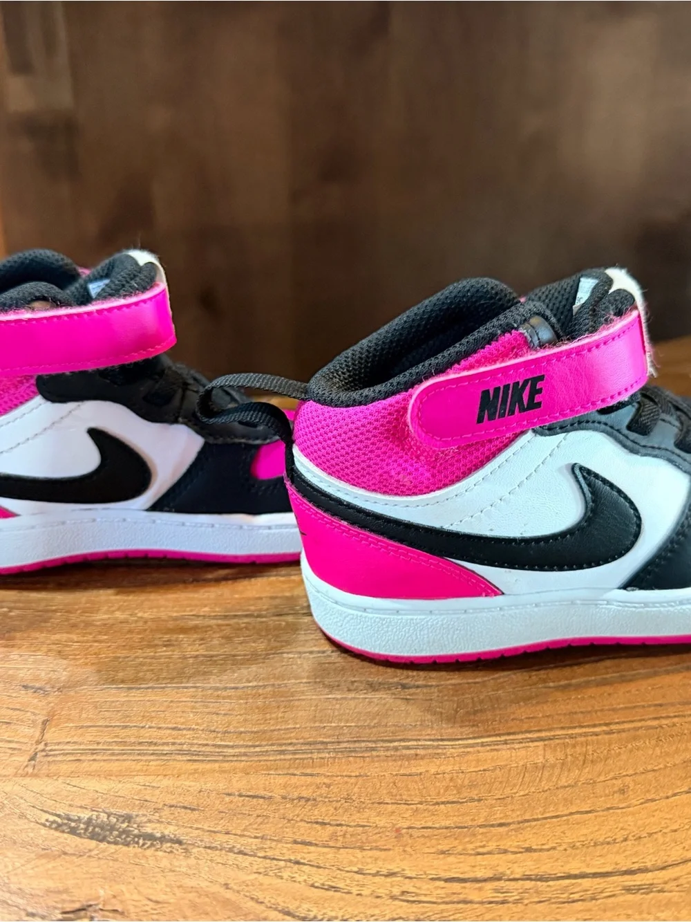Nike Kids Court Borough Mid 2 - size 9c
